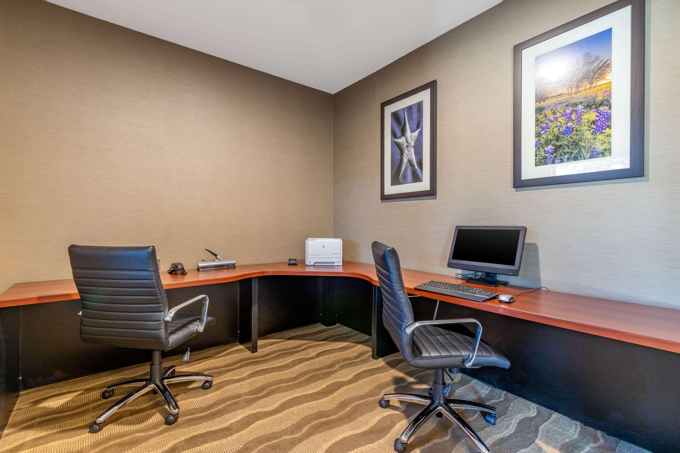 Hotel Comfort North - Stone Oak