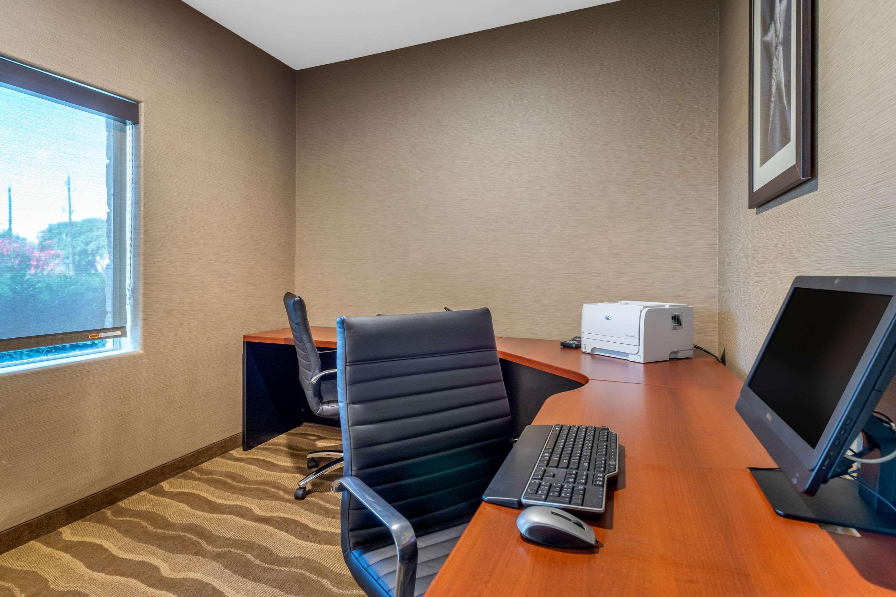 Hotel Comfort North - Stone Oak